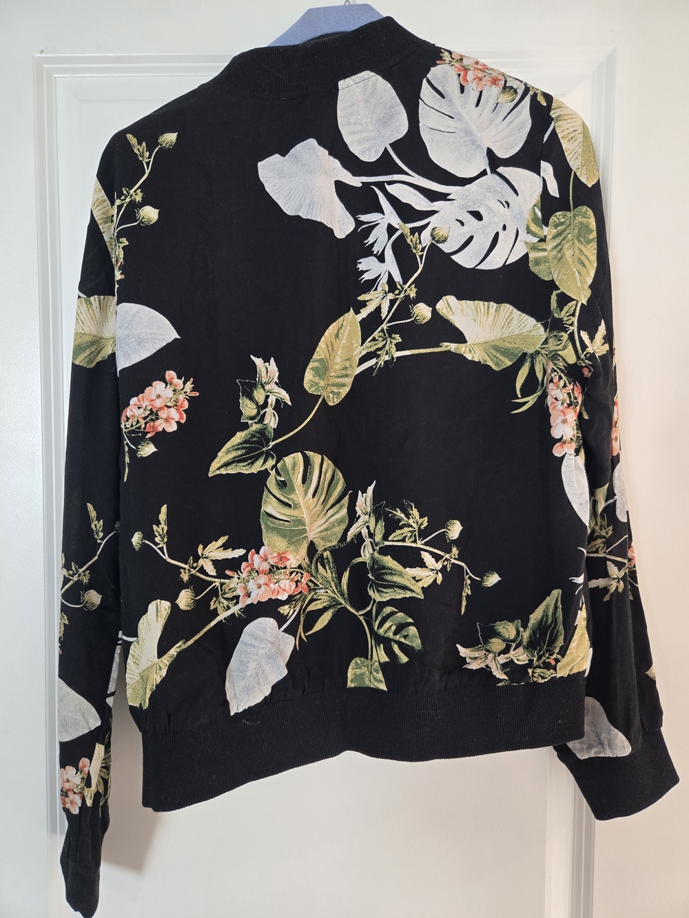 Cozy Casual Black Floral Zip-Front Bomber Jacket - Picture 2 of 2